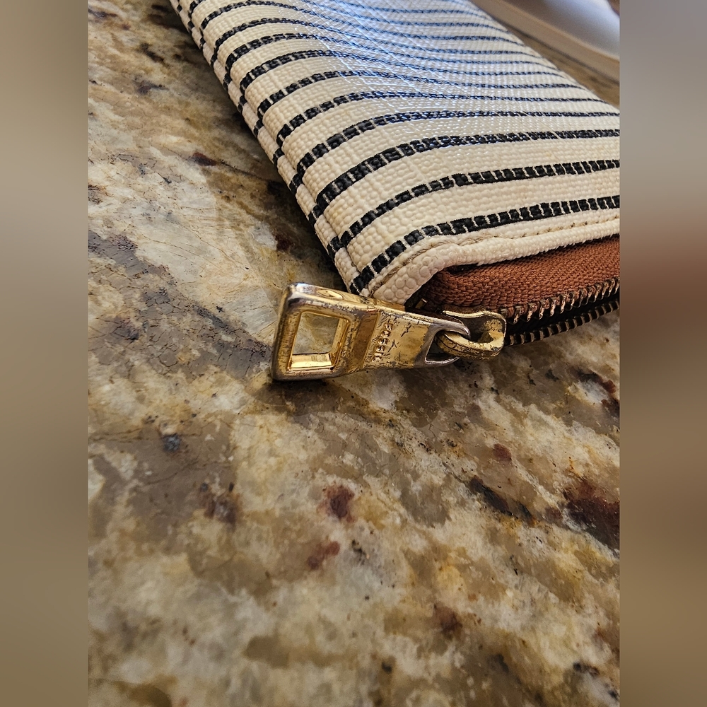 FOSSIL Phone Case - Picture 4 of 7